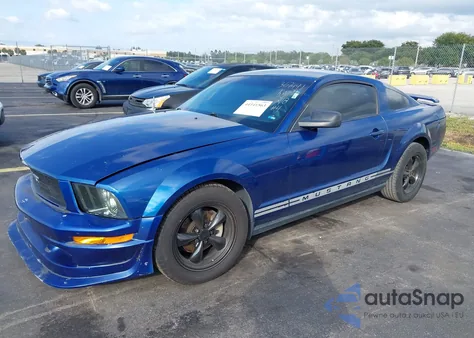 2007 Ford Mustang V6 Deluxe/V6 Premium z USA, uszkodzony, nr VIN 1ZVHT80NX75367499